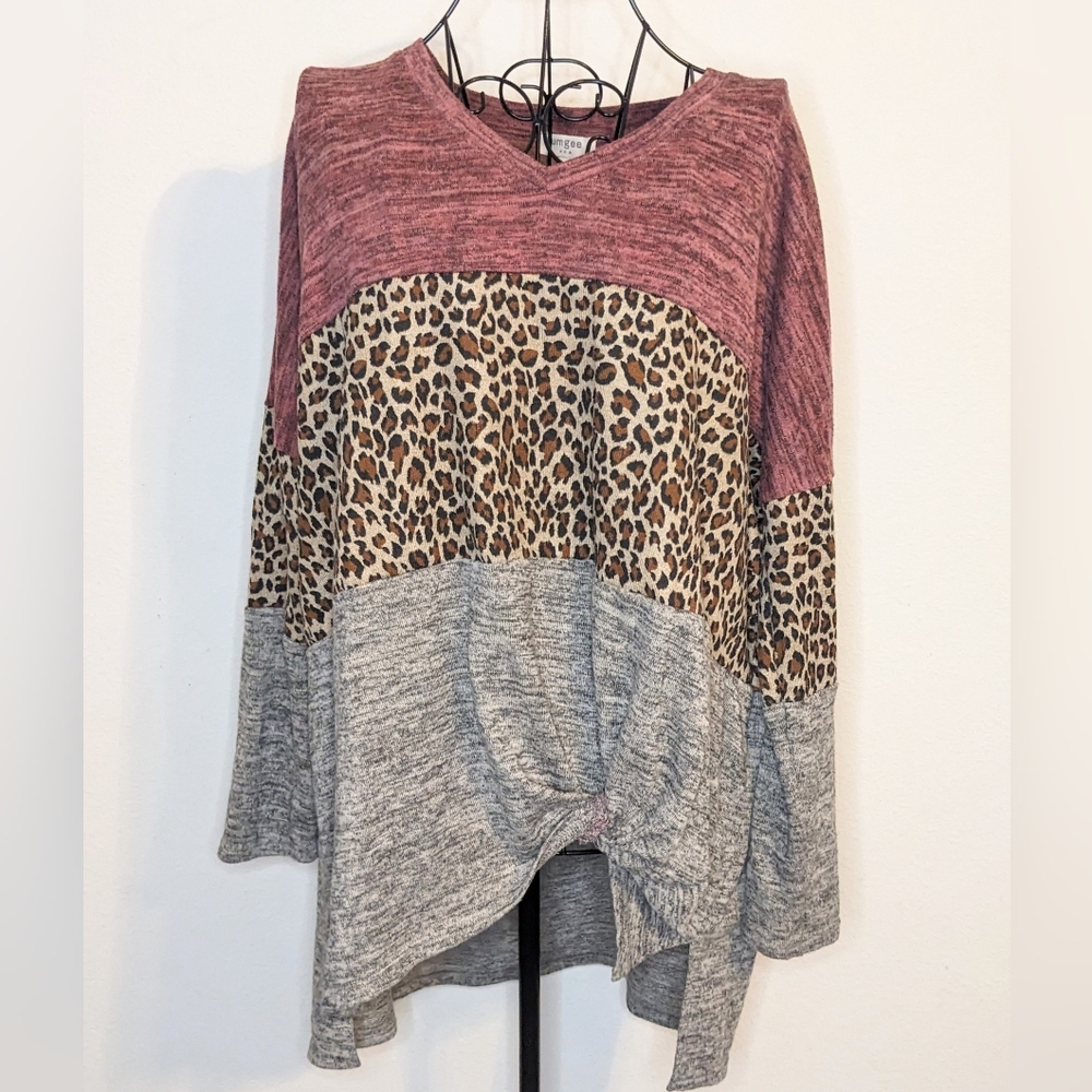 Umgee Women's Leopard Long Sleeve Heathered Colorblocked Top S